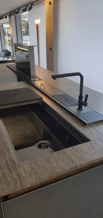 Cucina con Isola Molteni&C - Dada Engineered Intersection Acciaio Nebula