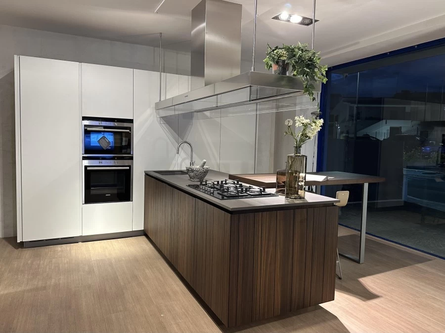 Cucina con penisola Poliform ARTEX