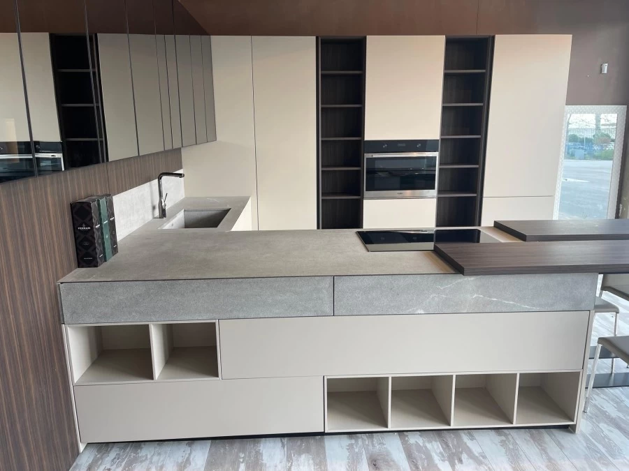 Cucina con penisola Aster Cucine Atelier