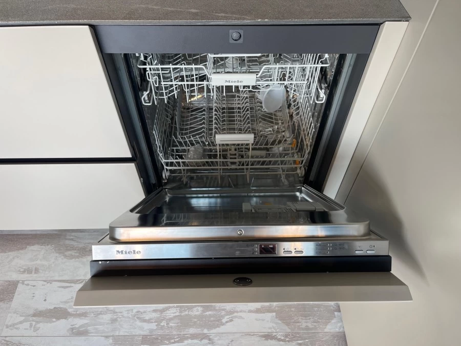 Cucina con penisola Aster Cucine Atelier