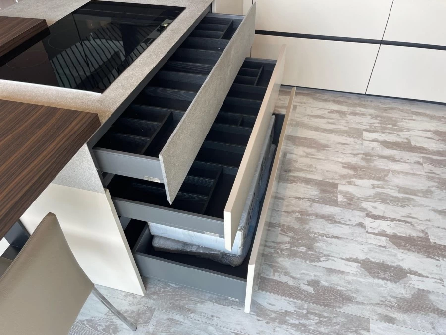 Cucina con penisola Aster Cucine Atelier