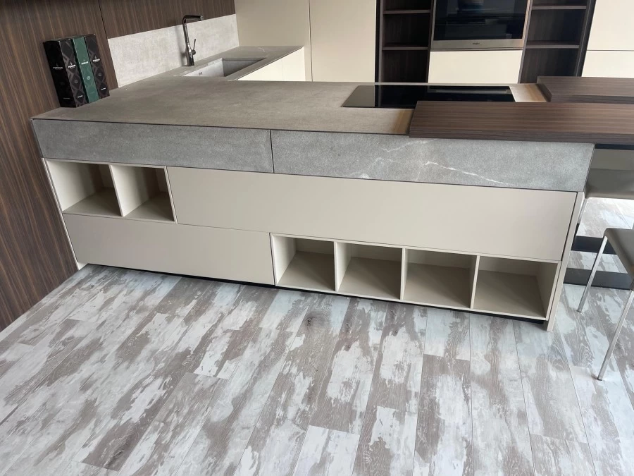 Cucina con penisola Aster Cucine Atelier