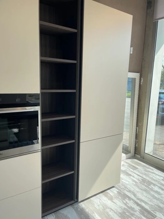 Cucina con penisola Aster Cucine Atelier