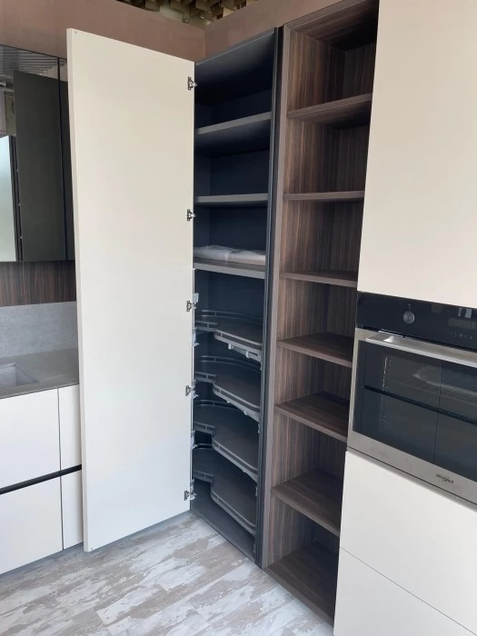 Cucina con penisola Aster Cucine Atelier