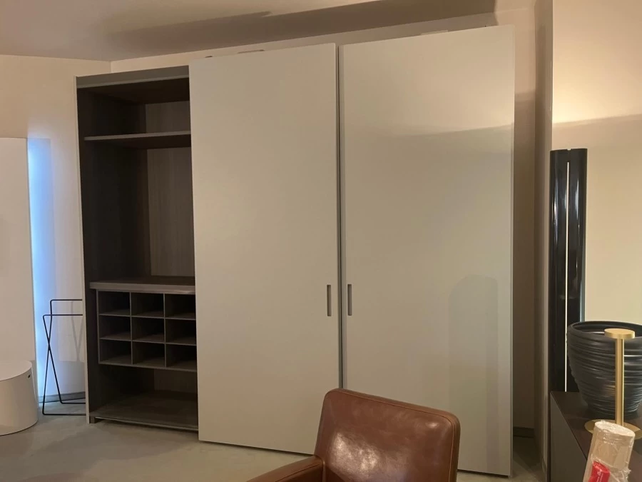 Armadio scorrevole Porro Storage Complanare