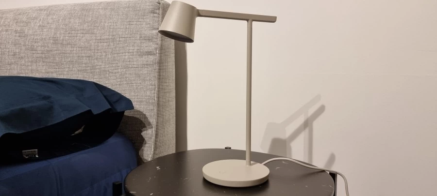 Lampada da tavolo Muuto Tip table