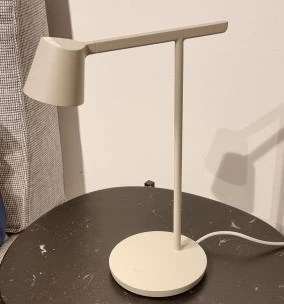 Lampada da tavolo Muuto Tip table