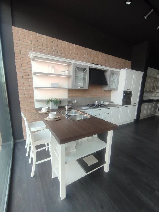 Cucina con penisola Lube Agnese