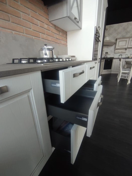 Cucina con penisola Lube Agnese