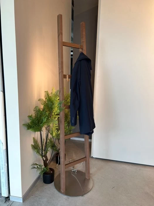 Lampada da terra Mogg Alla Scala con piastra