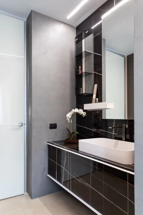 Mobile Bagno Edonè Rea in marmo nero - Vismara Architettura d'interni.