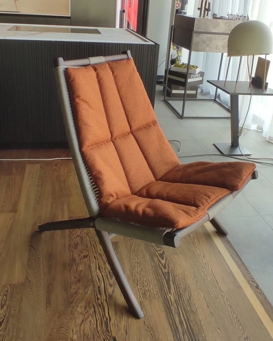 Poltrona Frigerio mod. Huli - Vismara Architettura d'interni