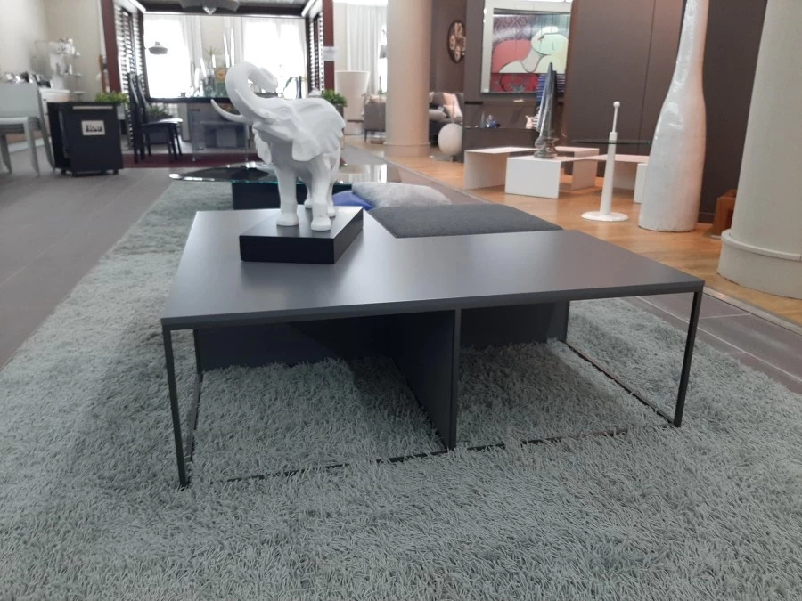 Tavolino B&B Italia Area con pouf
