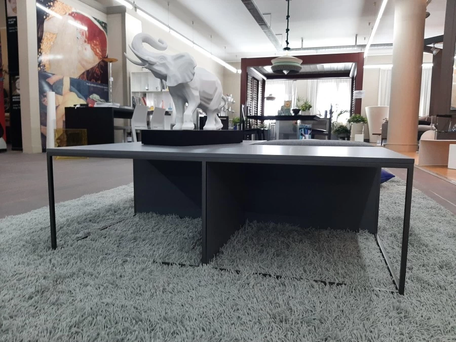 Tavolino B&B Italia Area con pouf