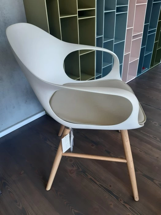 Sedia con braccioli Kristalia Elephant