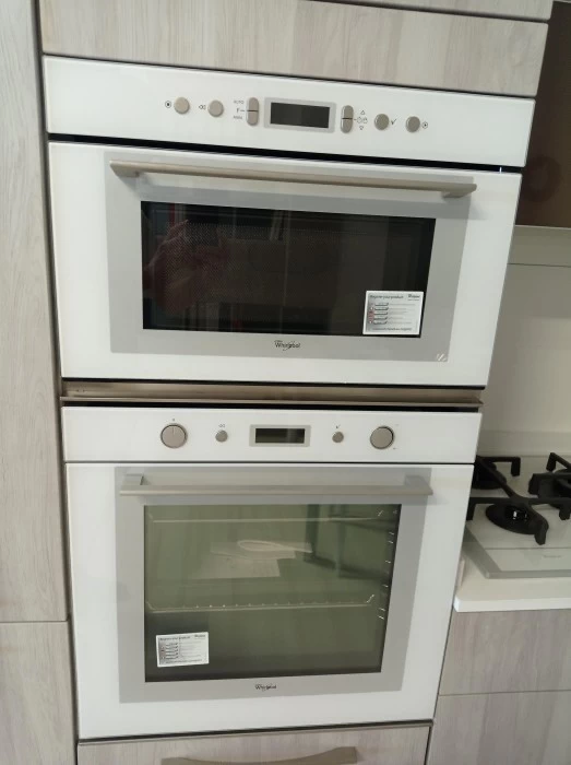 Forno e micro incasso colonna in vetro bianco Whirlpool
