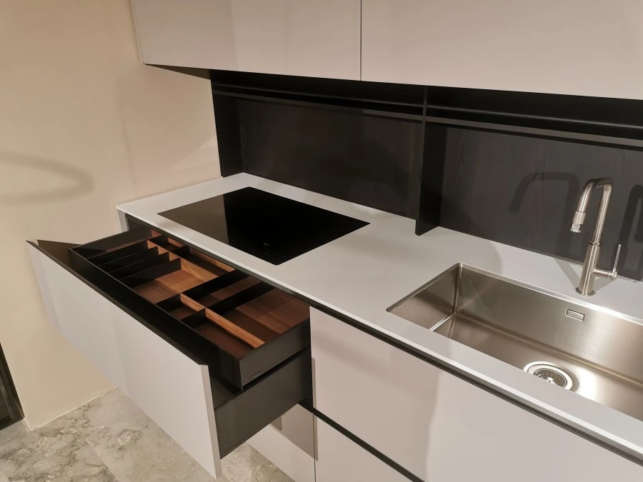 Cucina lineare Poliform Alea Pro