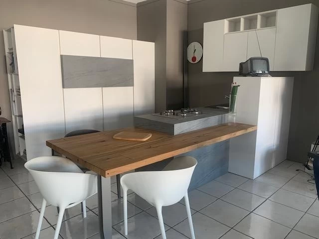 Cucina con penisola Meson's MONOLITI