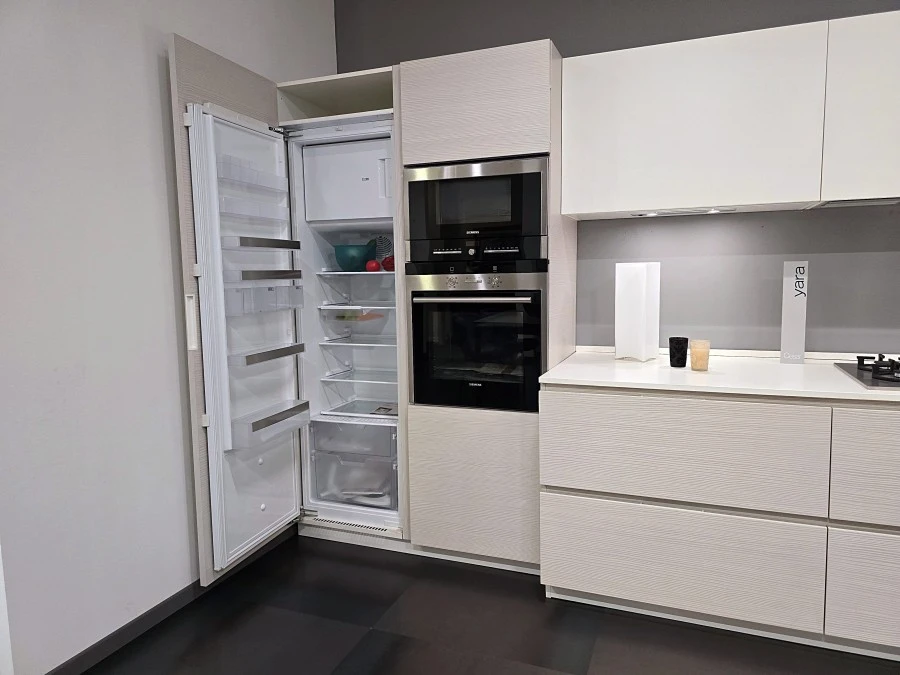 Cucina con penisola Cesar Yara