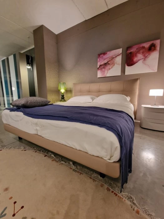 Letto matrimoniale Poltrona Frau AURORA TRE