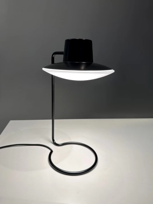 Lampada da tavolo Louis Poulsen AJ OXFORD