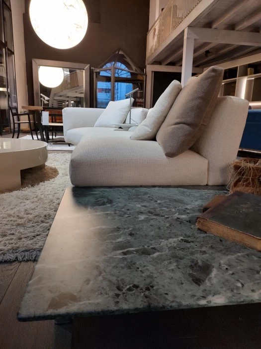 Divano Knoll avio con tavolo in marmo angolare