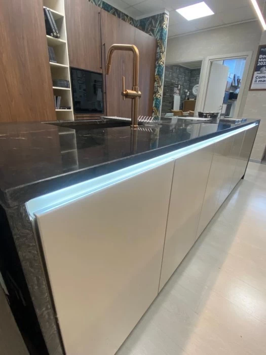 Cucina con Isola Produzione Tedesca Bali