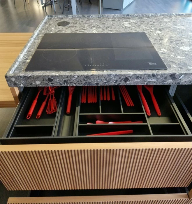 Cucina lineare MVK+ITALIA CHIAROSCURO