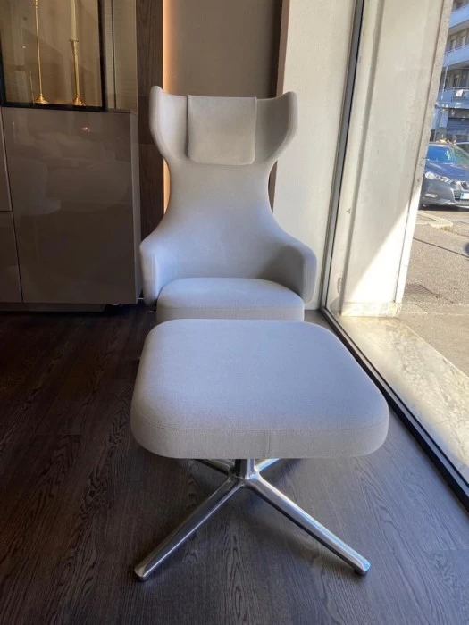Poltrona con pouf Vitra Grand Repos & Ottoman