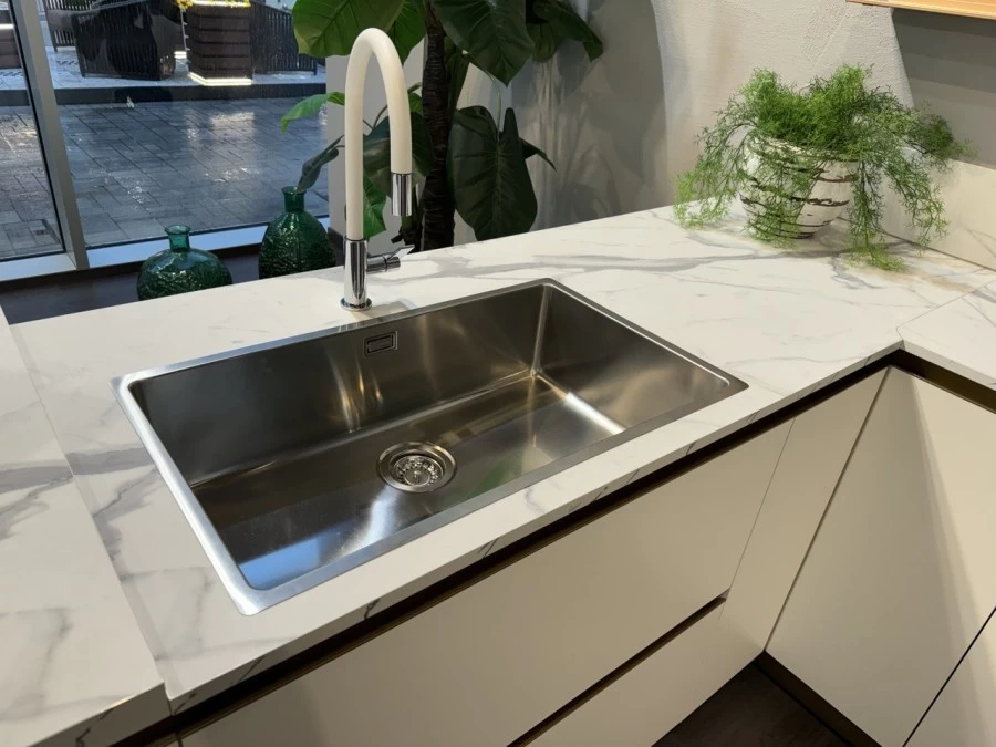 Cucina con penisola Scavolini Delinea