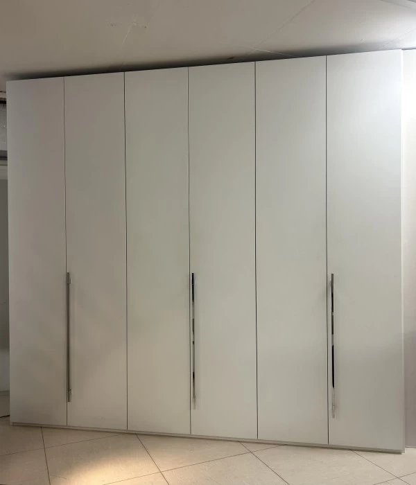 Armadio battente Lema anta Liscia