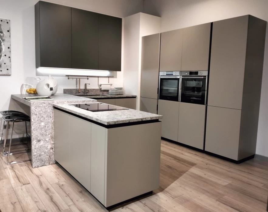 Cucina con penisola Scavolini Delinea