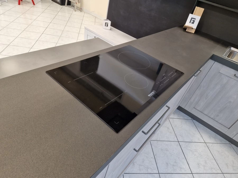 Cucina con penisola Stosa Cucine City