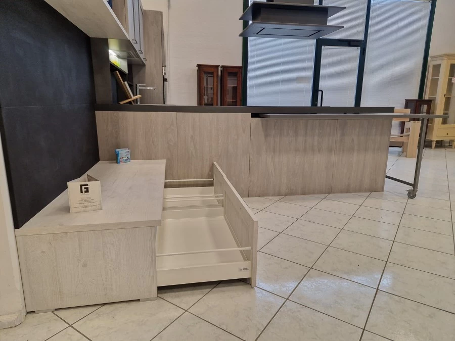 Cucina con penisola Stosa Cucine City