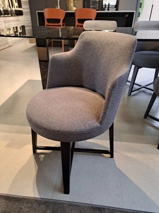 Sedia con braccioli Flexform Hera