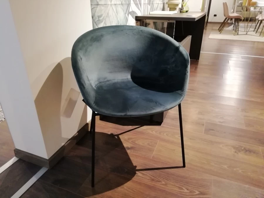 Sedia con braccioli La Forma Yvette