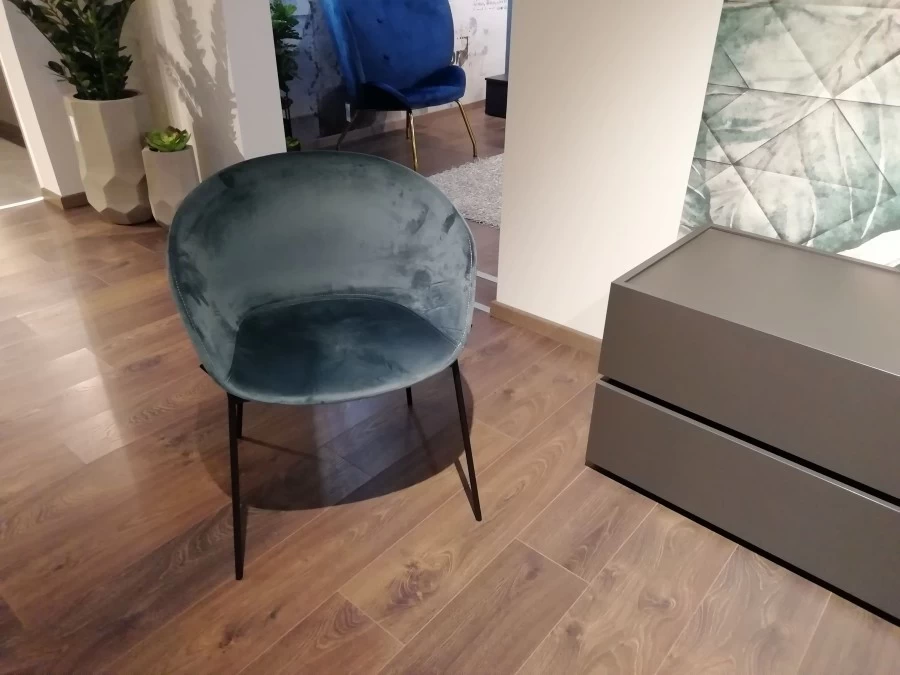 Sedia con braccioli La Forma Yvette