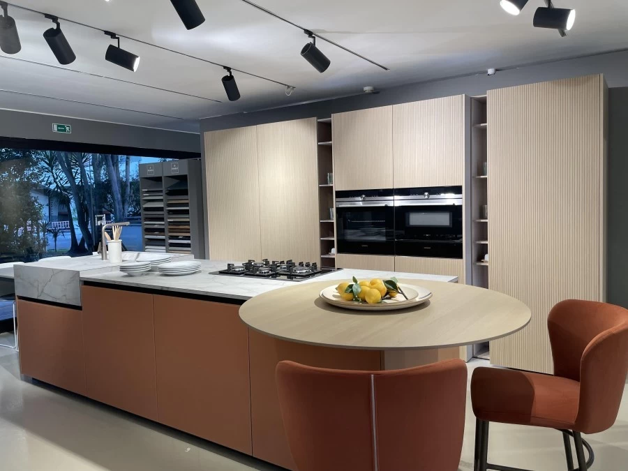 Cucina con Isola Arredo3 GLASS + ASIA CANNETTATO