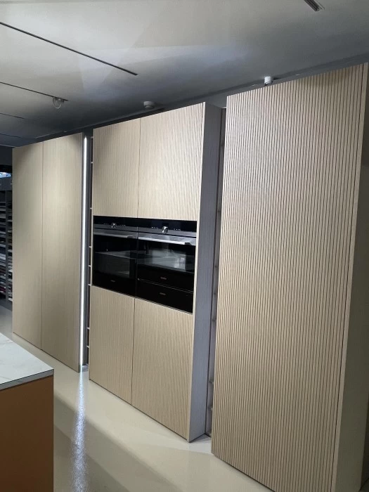 Cucina con Isola Arredo3 GLASS + ASIA CANNETTATO