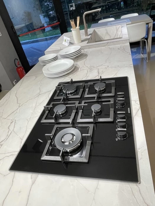 Cucina con Isola Arredo3 GLASS + ASIA CANNETTATO