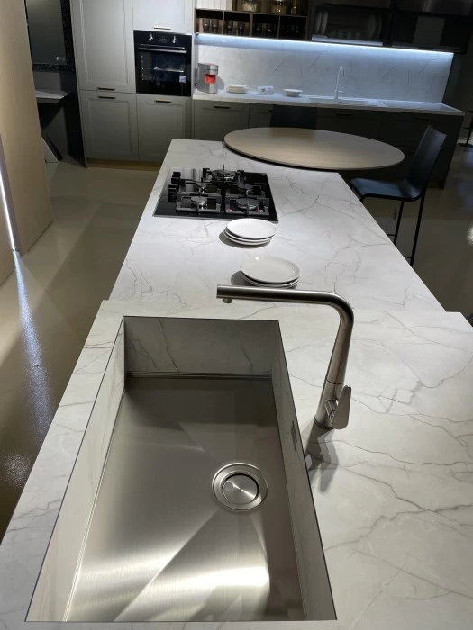 Cucina con Isola Arredo3 GLASS + ASIA CANNETTATO