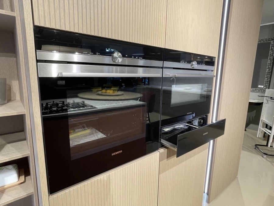 Cucina con Isola Arredo3 GLASS + ASIA CANNETTATO