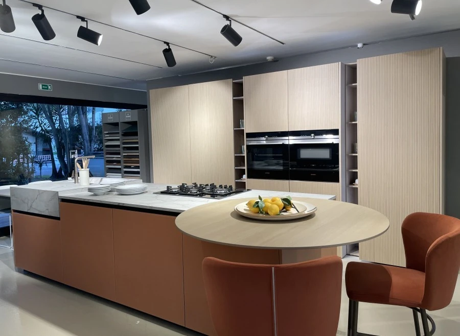 Cucina con Isola Arredo3 GLASS + ASIA CANNETTATO