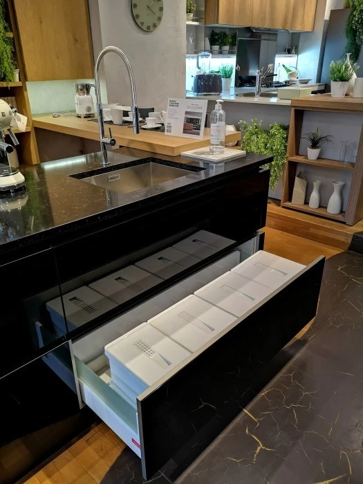 Cucina con Isola Veneta Cucine Extra e Riflex
