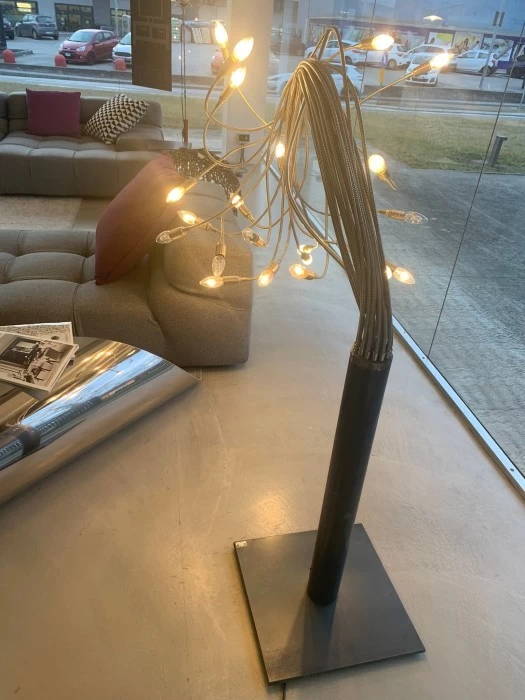 Lampada da terra Catellani & Smith sottovento