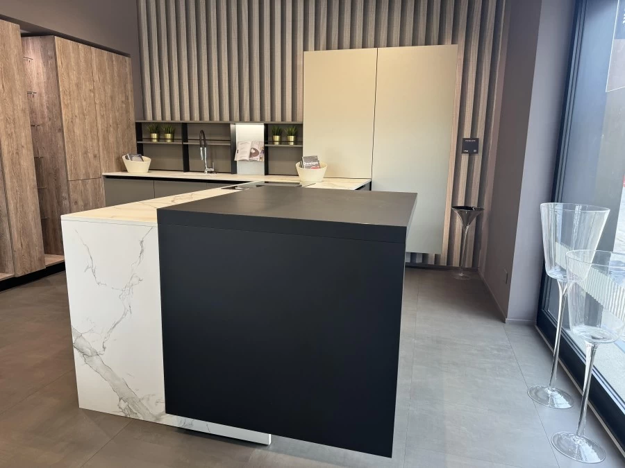 Cucina con penisola Aran cucine Penelope Faenza