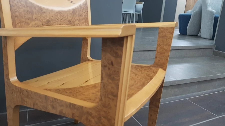 Sedia con braccioli Maxalto Damasco