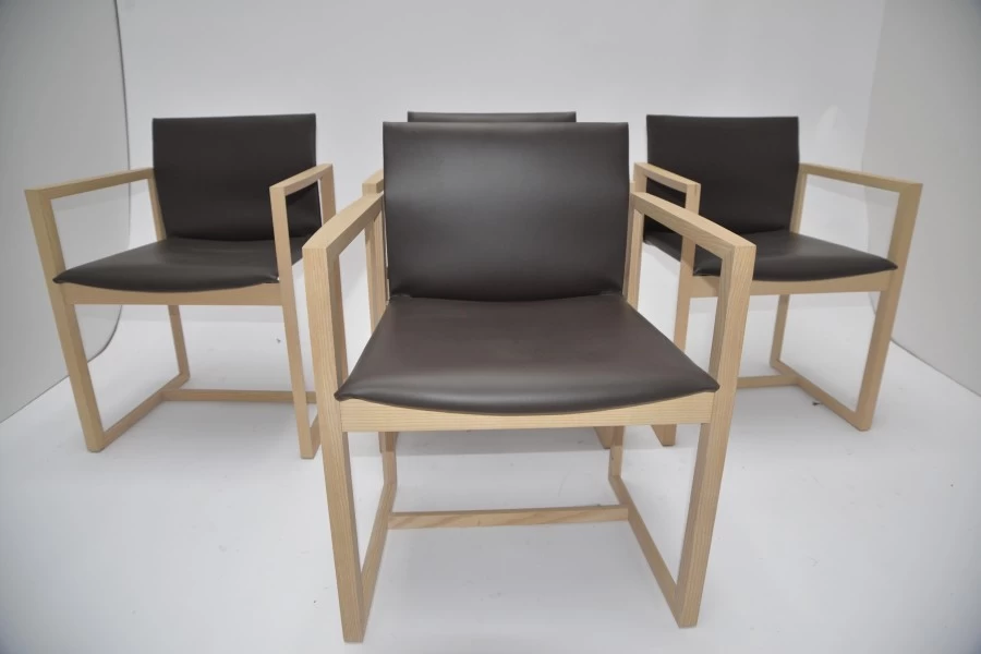 Sedia con braccioli Cassina Eve
