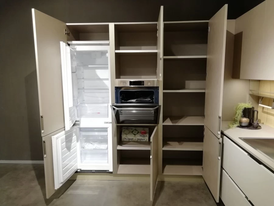 Cucina angolare Stosa Cucine Infinity Cemento Visone