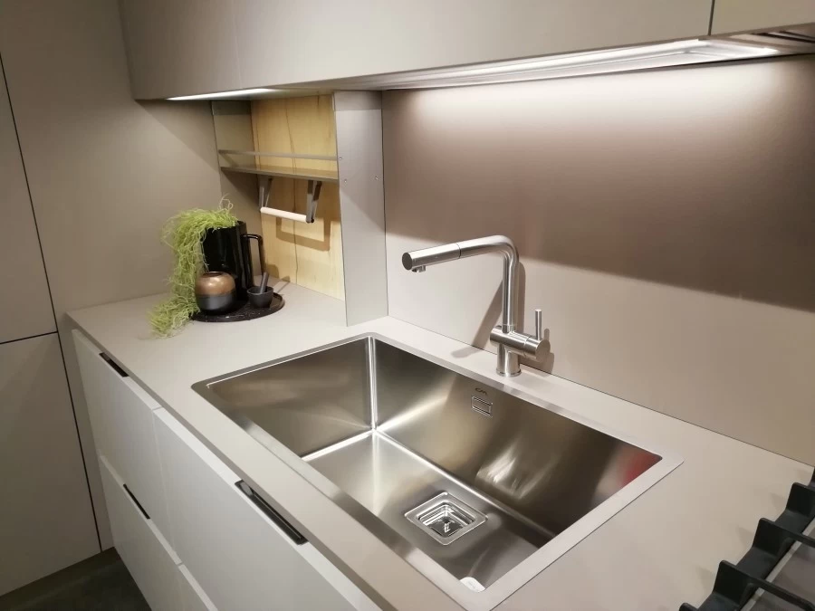 Cucina angolare Stosa Cucine Infinity Cemento Visone